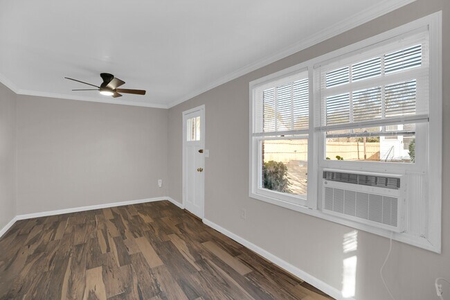 Foto del edificio - 3600 Yale Ave