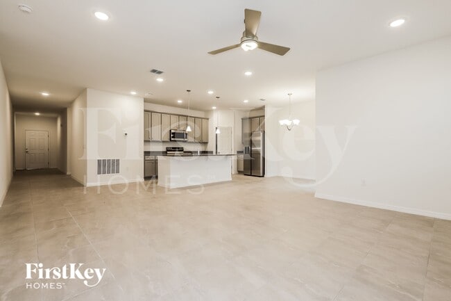 Building Photo - 515 Crown Rose Dr