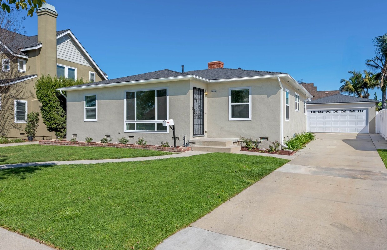 Primary Photo - 3 Bedroom, 1 Bath Single Family Home near ...