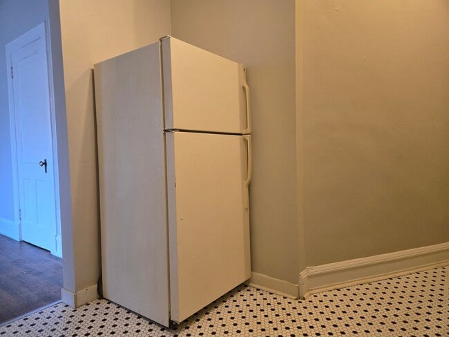 Foto del edificio - 1 Bed 1 Bath Apartment Cap Hill
