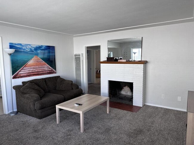 Foto del edificio - 6317 Montezuma Rd