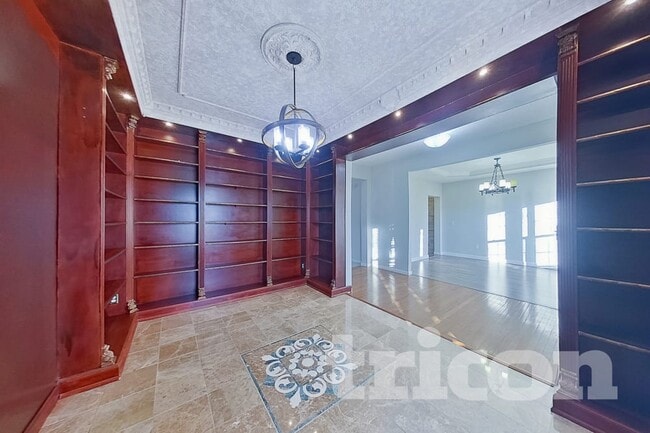 Building Photo - 742 Chancellorsville Dr