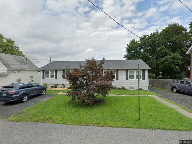 Building Photo - 14A Cottage Ave