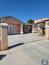 Building Photo - 1049 Horizon St