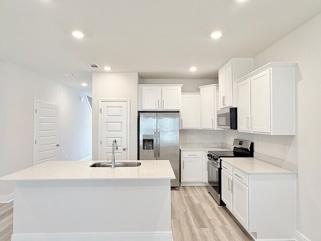 Foto del edificio - Coastal Townhome - Close To Beaches