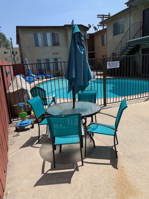 Pool area - 6104 Cahuenga Blvd