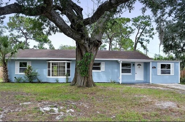 Building Photo - 431 Iris Rd