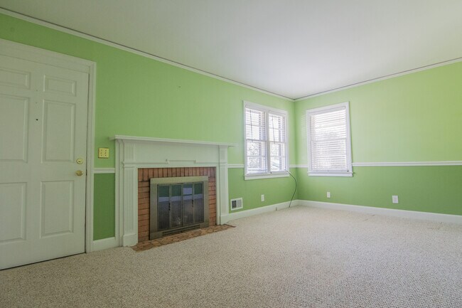 Foto del edificio - 3 Bedroom 1.5 Bathroom Home in Forestdale ...