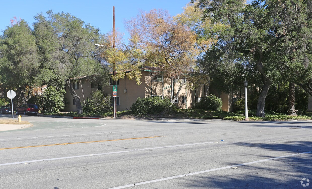 Building Photo - 1341 E Orange Grove Blvd