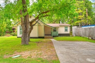 Building Photo - 9574 Darkwood St