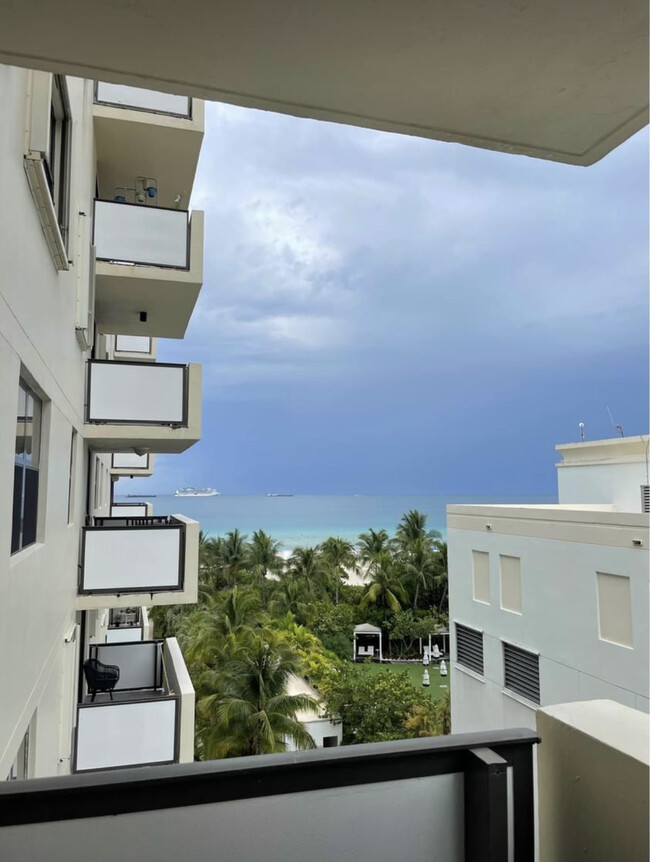 Foto del edificio - 1623 Collins Ave