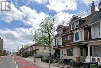 Building Photo - 700 Dufferin St