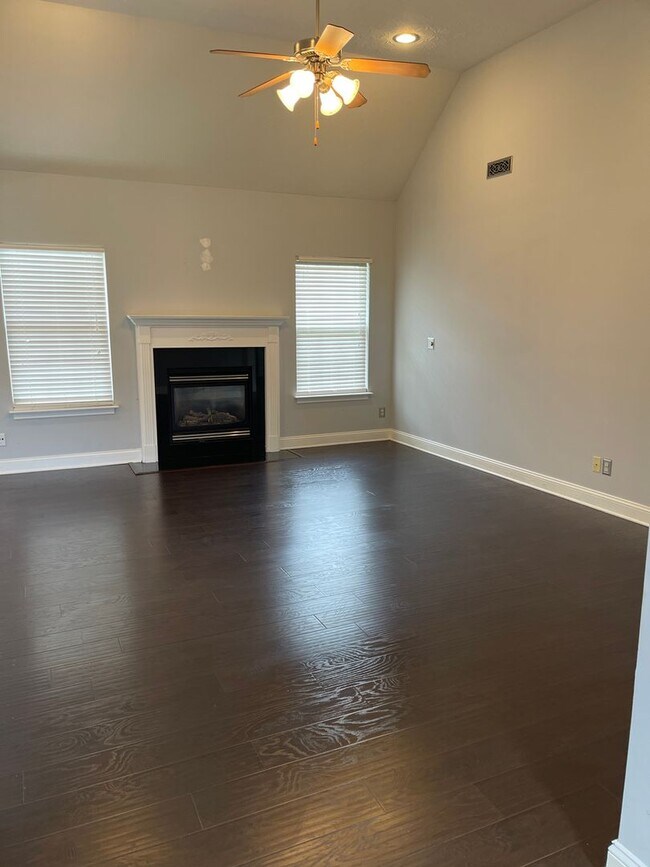 Building Photo - Welcome Home