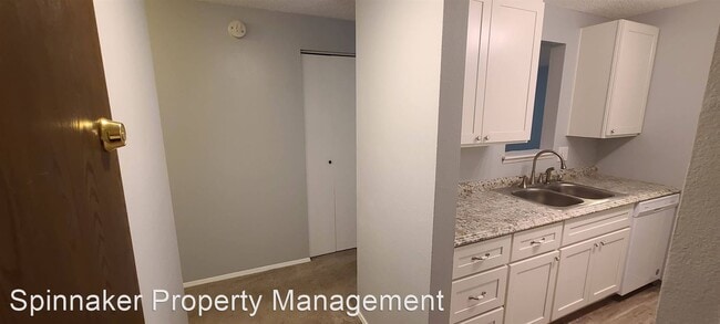 Building Photo - 4601 Grandview Dr W