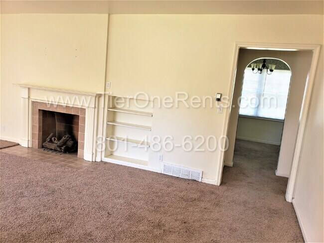 Foto del edificio - This property offers a NO DEPOSIT option a...