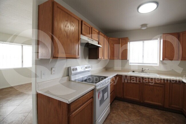 Foto del edificio - 144 W Lincoln Ave