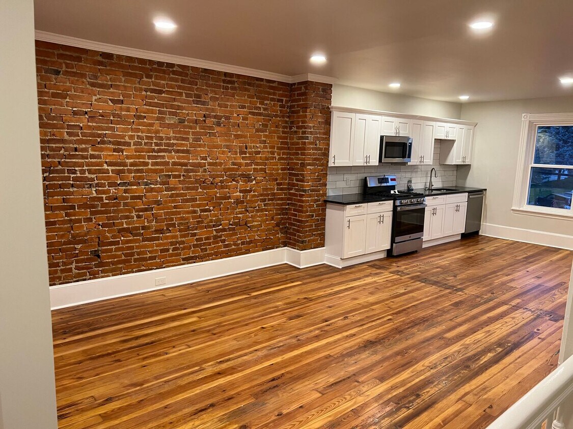 Foto principal - 708 Columbia Ave