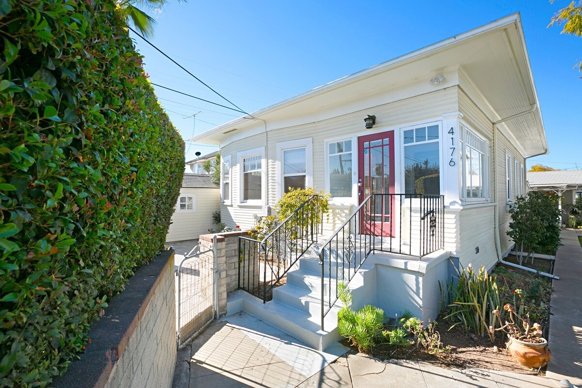 Foto principal - 4176 Vermont St