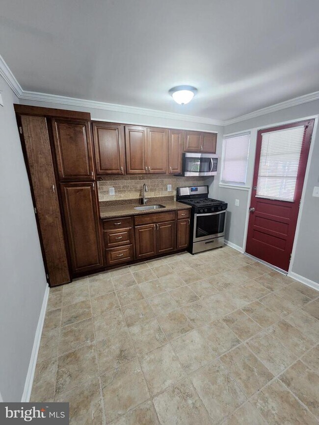 Building Photo - 3738 10th St