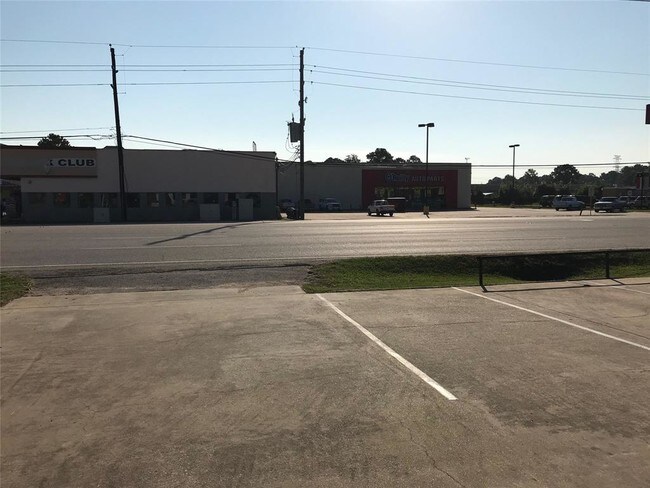 Building Photo - 11515 Jones Rd