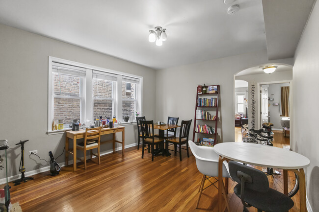 Building Photo - 1524 N Artesian Ave