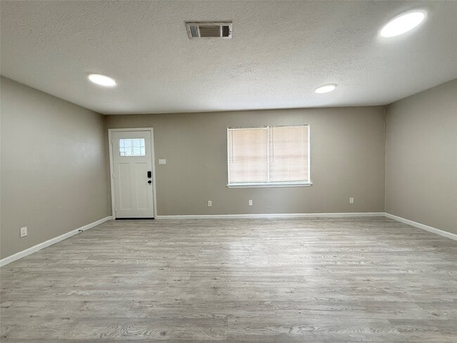 Foto del edificio - 4218 Esther St