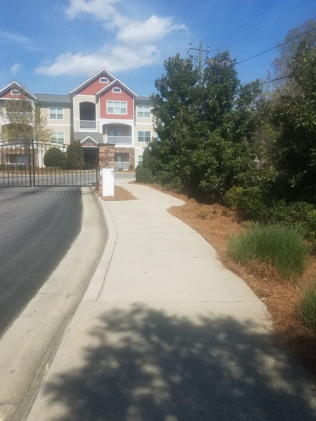 Building Photo - Juniper 2 Bedroom 2 Bath