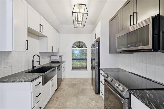 Building Photo - 7829 Creekview Dr