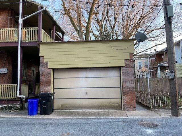 Building Photo - 18 X 16 Garage For Rent