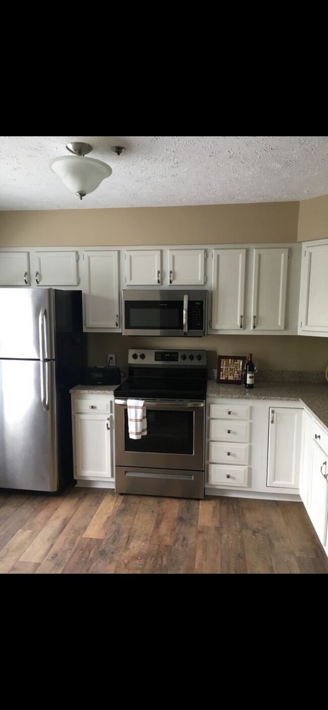 Foto del edificio - 1229 Meadowbrook Dr