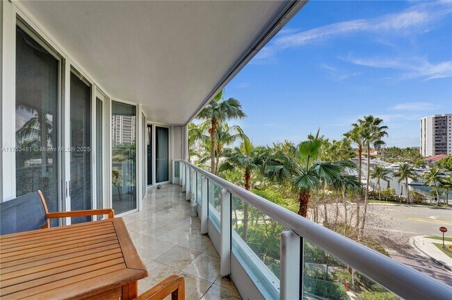 Building Photo - 21055 Yacht Club Dr