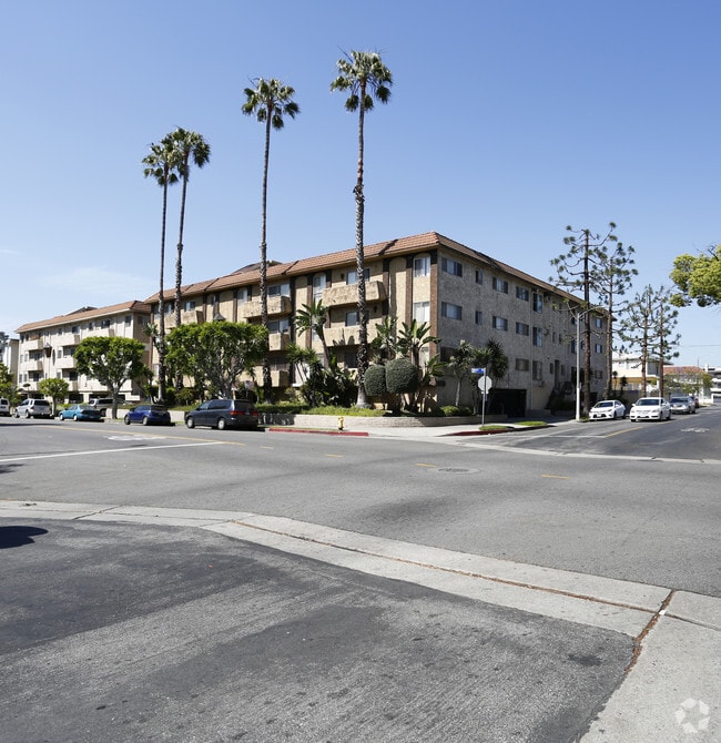 Building Photo - 401 S Hobart Blvd