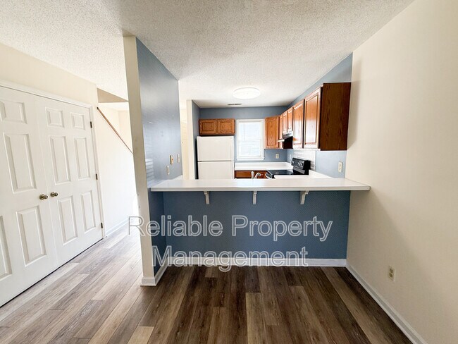 Foto del edificio - 323 S Moore St