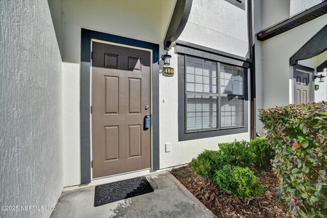 Foto del edificio - 480 Cabernet Pl