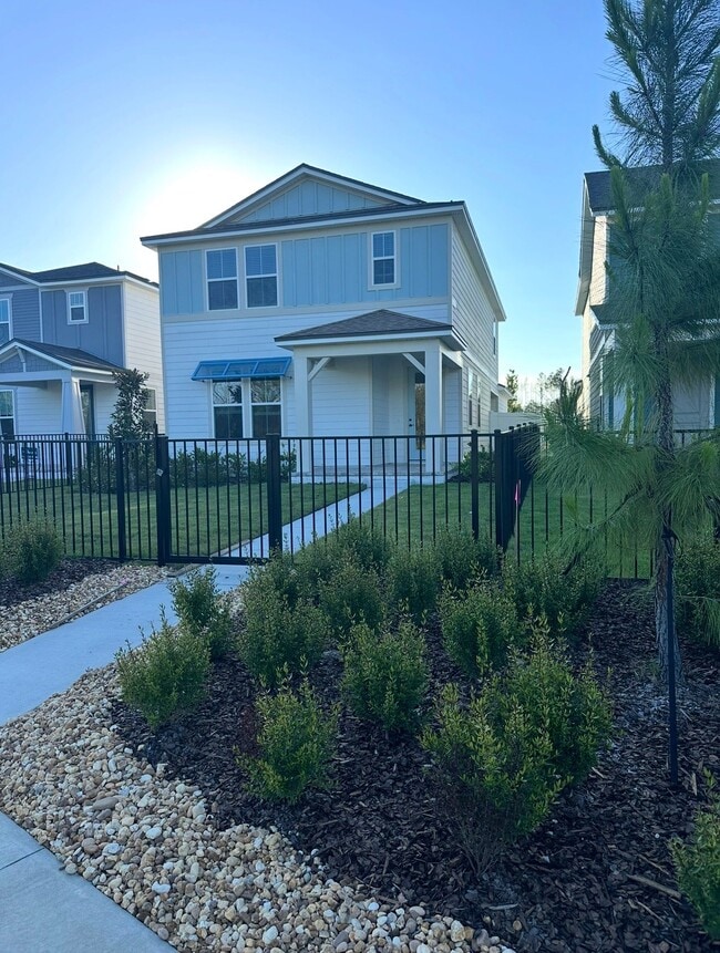 Building Photo - 236 Hawthorn Pk Cir