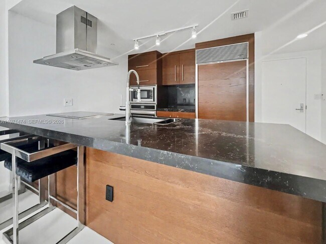 Foto del edificio - 495 Brickell Ave