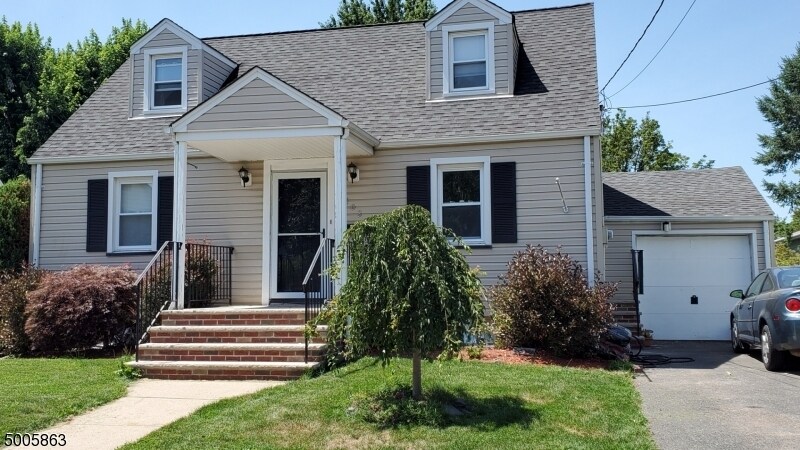 Foto principal - 102 Mill St