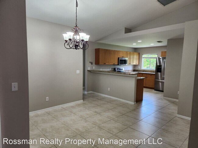 Foto del edificio - 3 br, 2 bath House - 567 CHarwood Ave S
