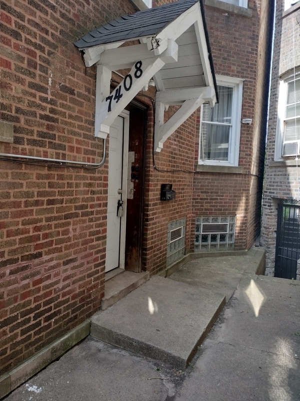 Building Photo - 7408 S Eberhart Ave
