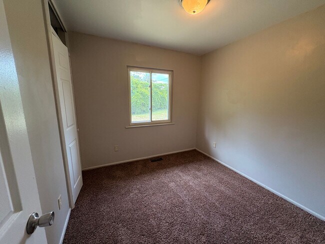 Building Photo - 2812 Larwill Ct