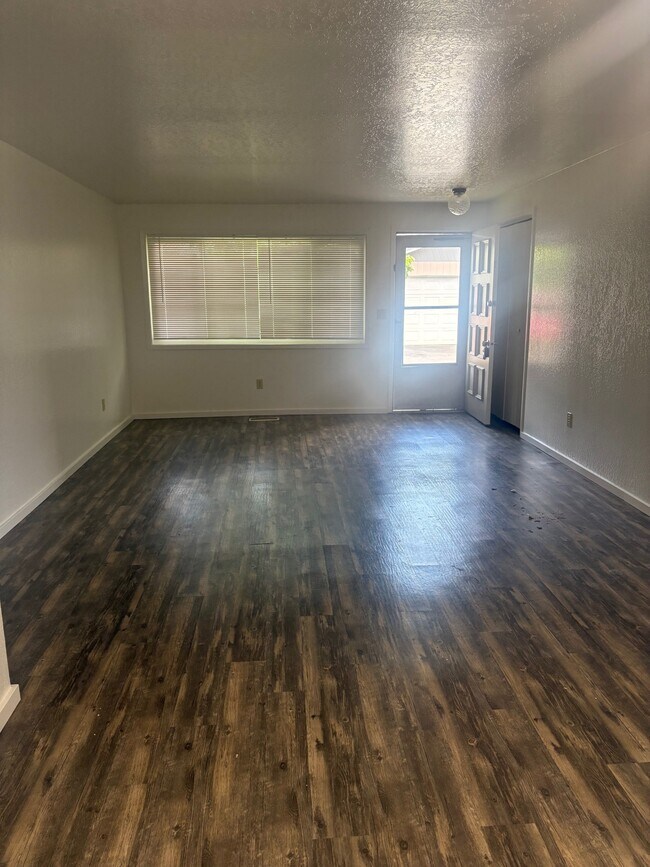 Foto del edificio - 3047 N Linda Vista Ln