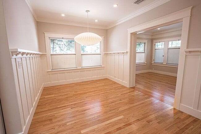 Building Photo - Recenty Updated 1916 California Bungalow f...
