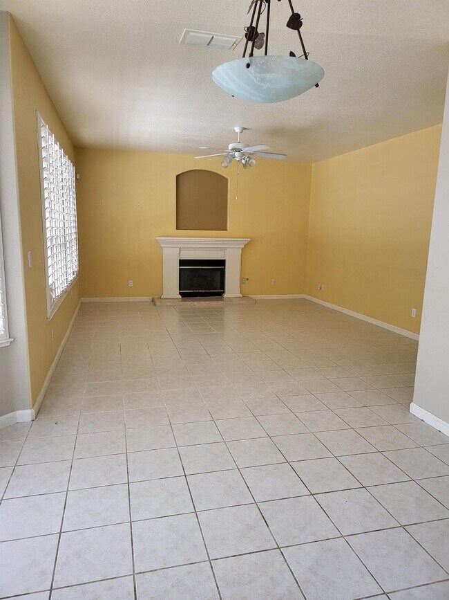 Building Photo - 9346 Winding River Way