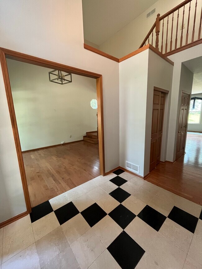 Foto del edificio - 7960 Compton Ct