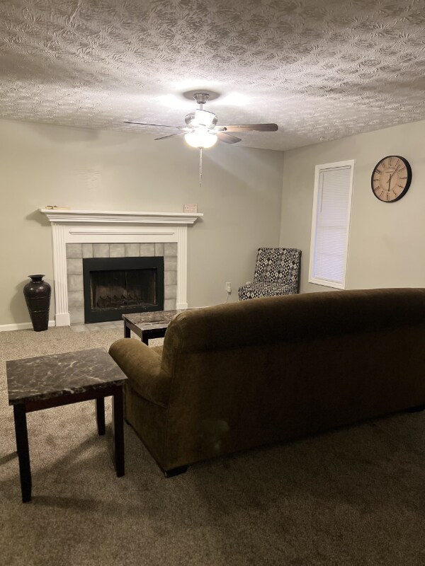 Foto del edificio - 4921 Ivey Ln