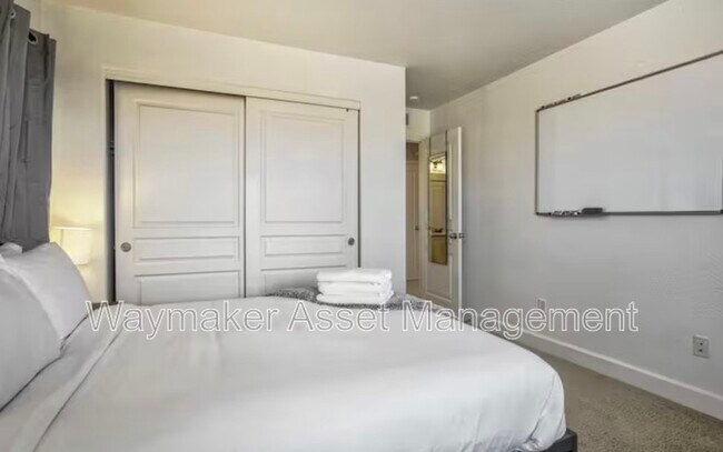 Building Photo - 10904 Cascading Spring Cir