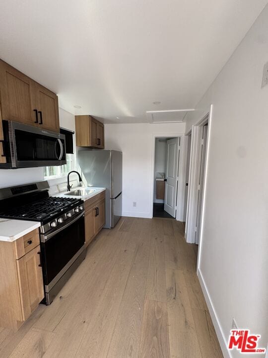 Building Photo - 9506 San Pedro St