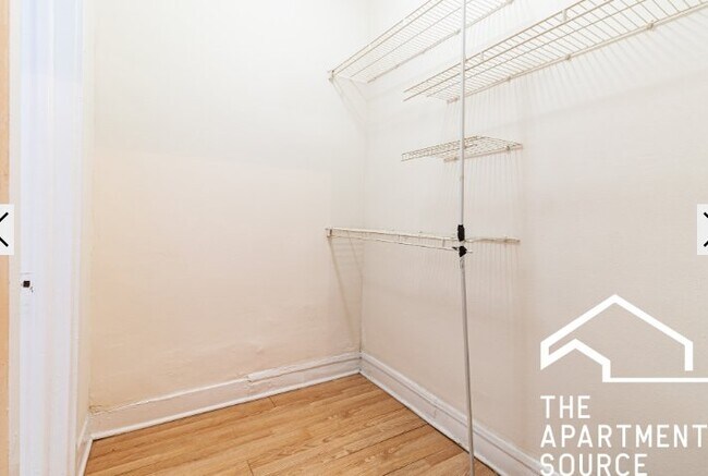 Foto del edificio - 2827 N Burling St