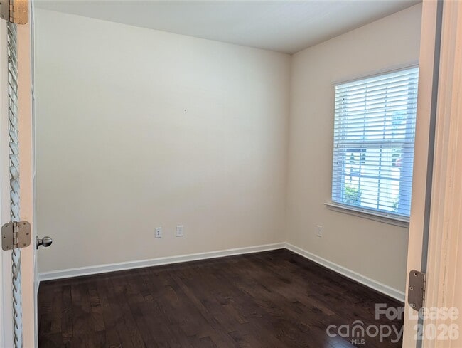 Building Photo - 132 Cherry Bark Dr