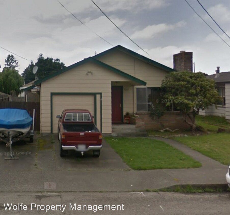 3 br, 2 bath House 3332 H St. House Rental in Eureka, CA